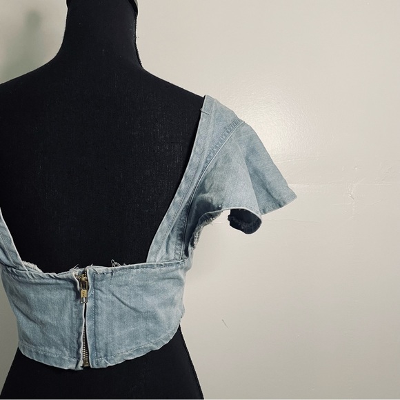 prettylittlething | flared sleeve blue denim crop top - Picture 11 of 13